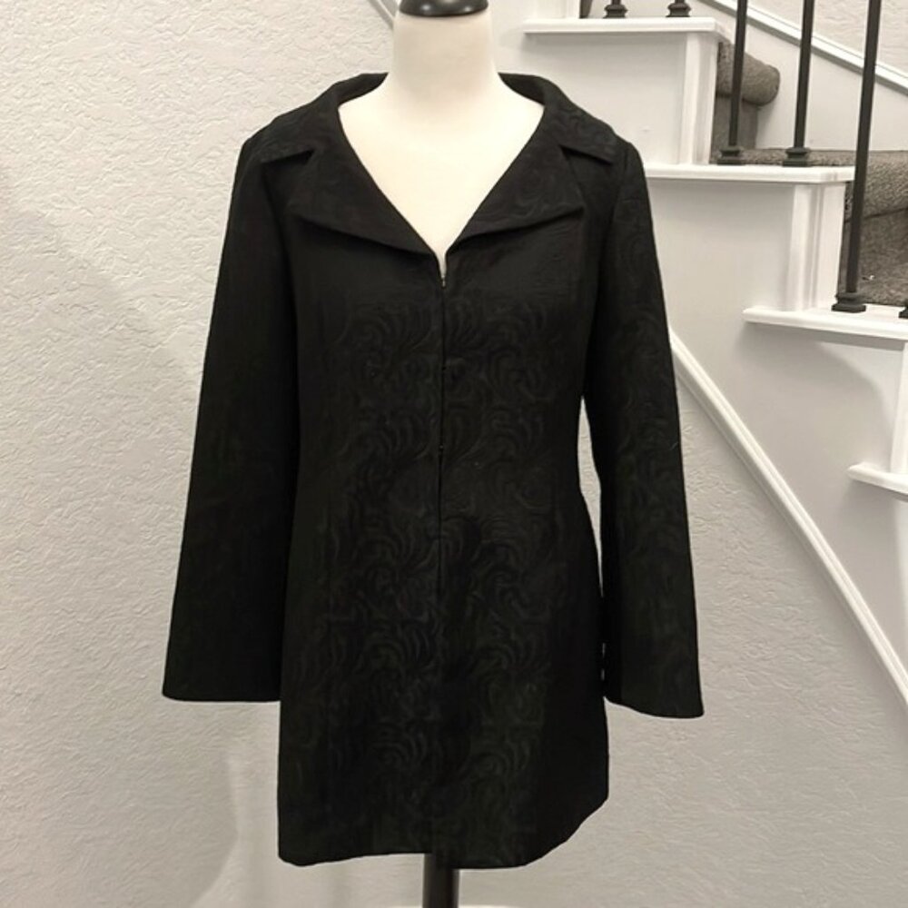 Fully lined black on black Nine West hook and eye jacket w/front pockets. Medium